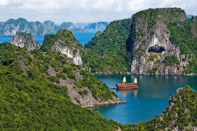 Туры во Вьетнам: экскурсии, отдых на море 2022