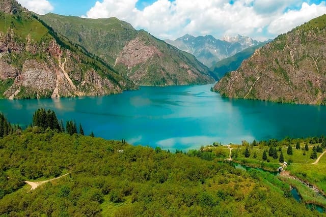 Экскурсионные и треккинг туры в Киргизию с отдыхом на Иссык-Куле 2022
