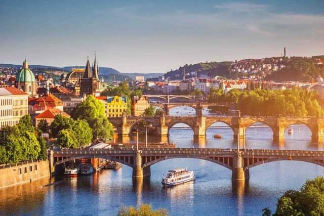 Выгодные автобусные туры в Чехию-Прагу 2022
