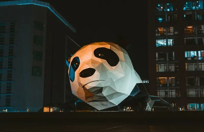 Знаменитая скульптура панды в Чэнду