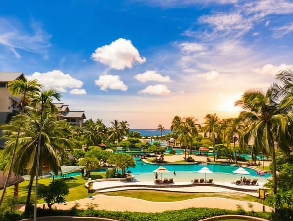 Отель Hilton Sanya Yalong Bay Resort & Spa.  Отель находится в бухте Ялонг Бэй на острове Хайнань, Китай