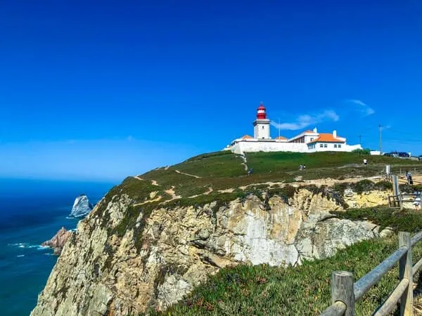 Мыс Рока (Cabo da Roca), самая западная точка континентальной Европы, расположенная в Португалии