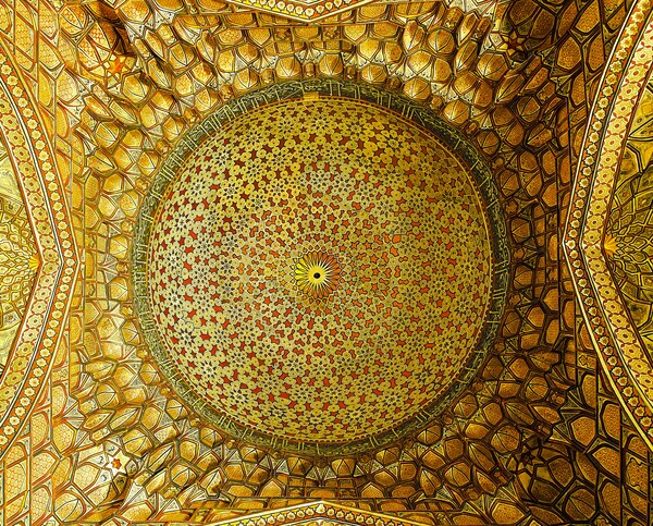 Внутреннее убранство мечети в Самарканде