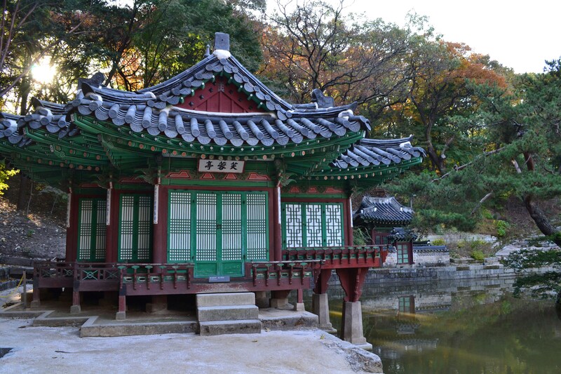 Павильон Джондокджон (Jondeokjeong) в Сеуле, Южная Корея