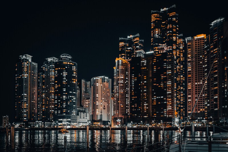 Небоскребы Marine City в районе Хэундэ города Пусан, Южная Корея