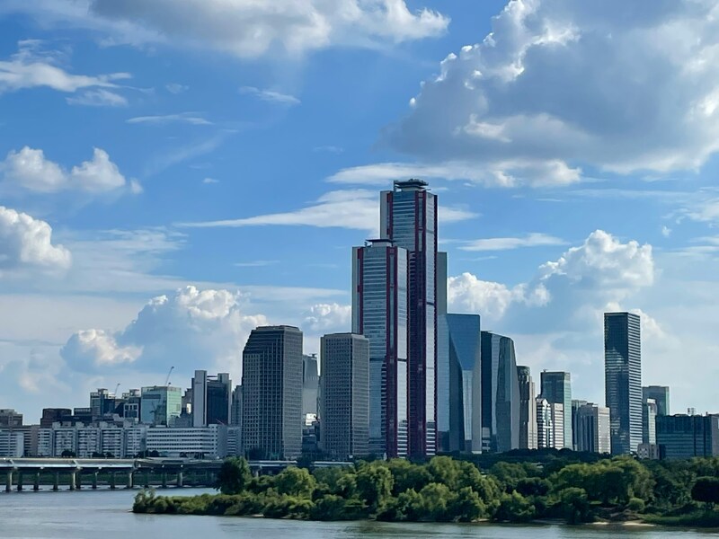 Павильон Хянвончжон, расположенный на территории дворцового комплекса Кёнбоккун в Сеуле