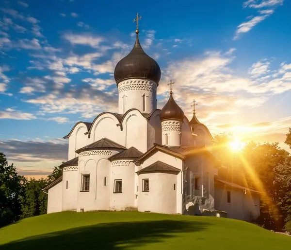 Церковь Василия на Горке, расположенная в Пскове, Россия.